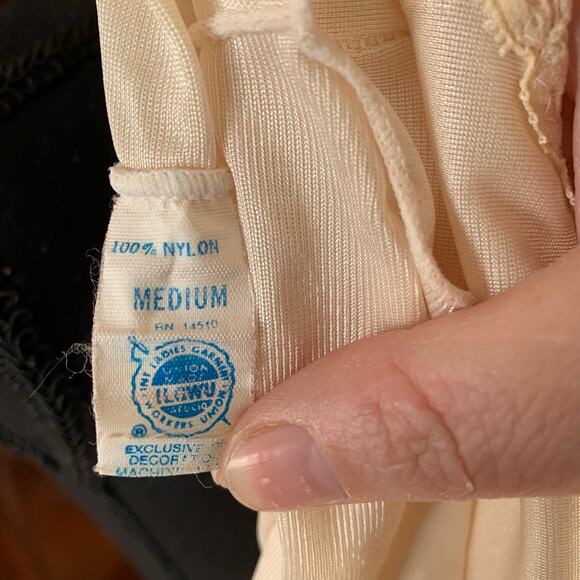 Vintage Cream ILGWU Lace Nylon Camisole Lingerie Wide Straps Made In USA - Picture 16 of 16